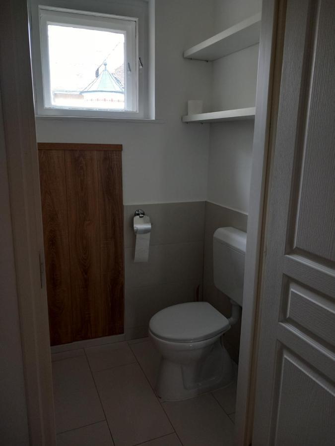 Korvin One Apartman Pápa Extérieur photo