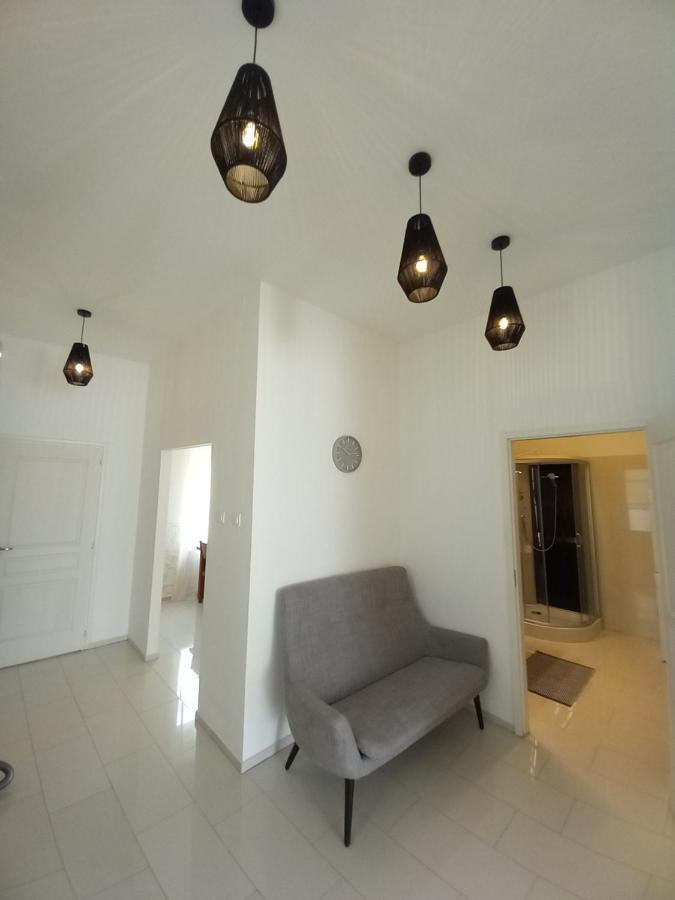 Korvin One Apartman Pápa Extérieur photo