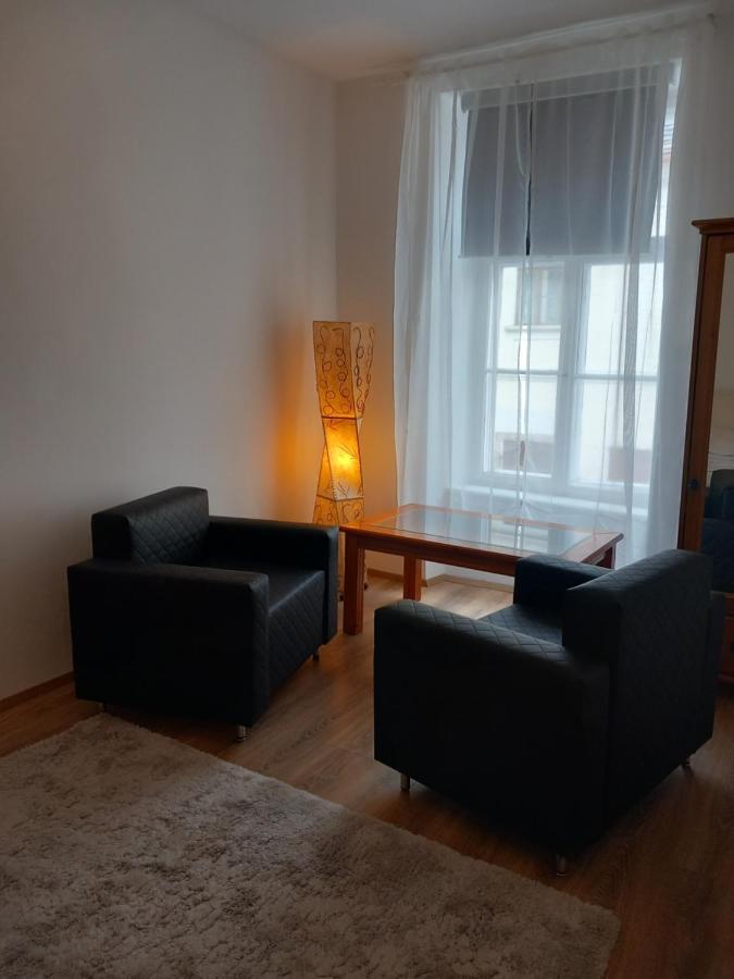 Korvin One Apartman Pápa Extérieur photo